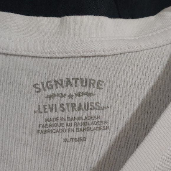 Signature Levi Strauss T Shirt - Picture 3 of 4